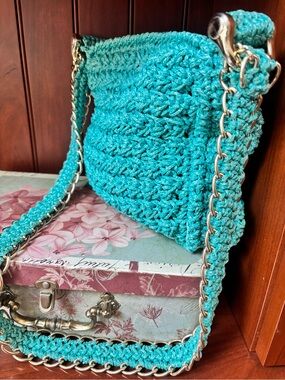 VTG Adoria Teal Crochet Shoulder Bag with Chain Strap